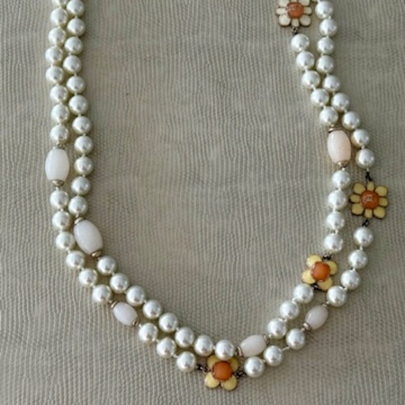 CAMELLIA LOGO FAUX PEARL LONG NECKLACE 26" - Picture 2 of 6